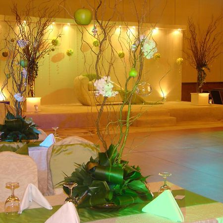 The Convention Center & Royal Suites Hotel Кувейт Екстериор снимка