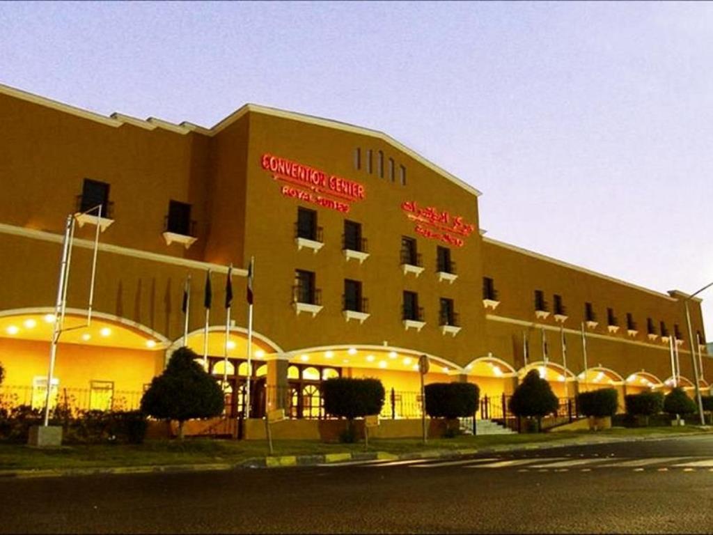 The Convention Center & Royal Suites Hotel Кувейт Екстериор снимка