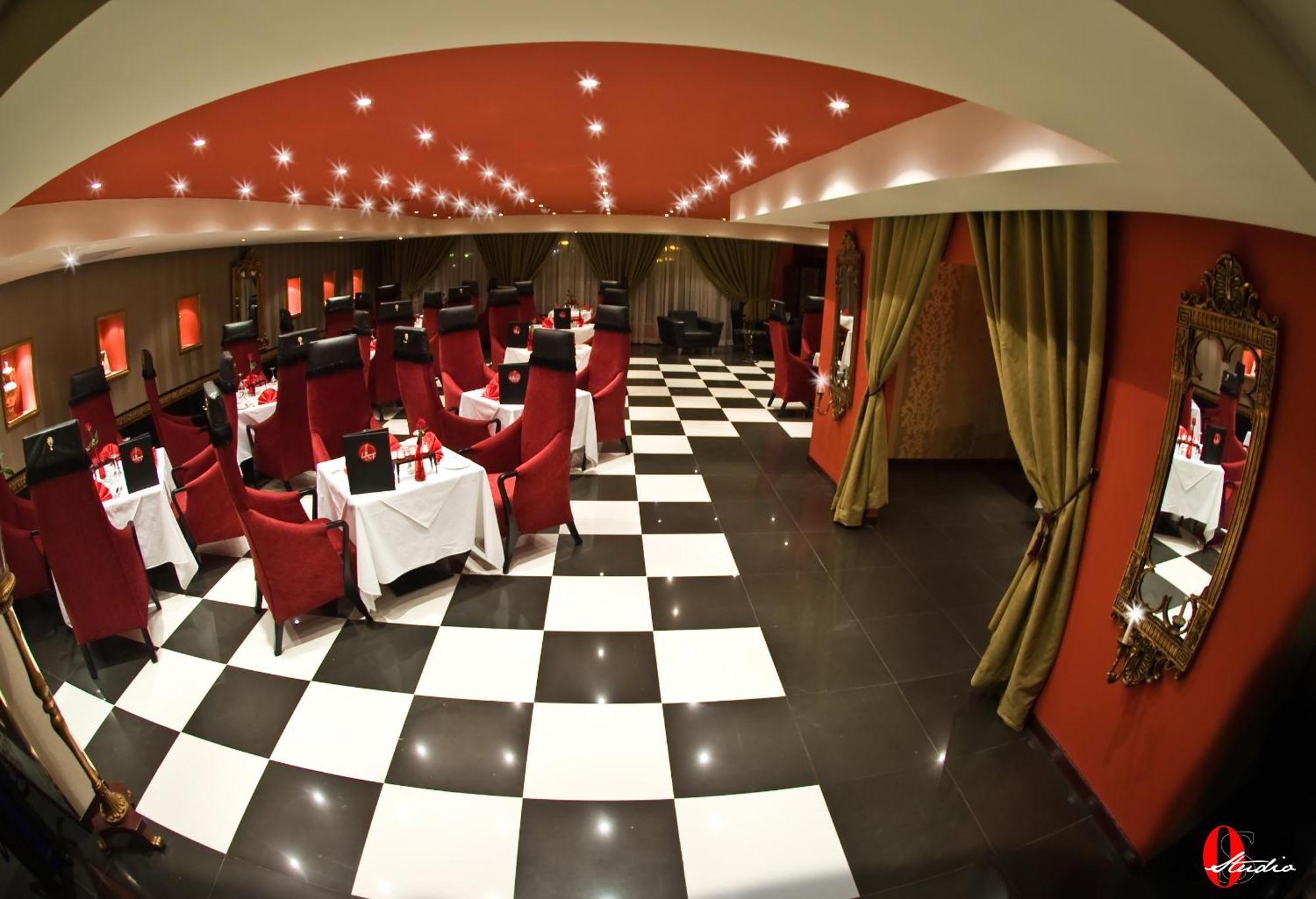 The Convention Center & Royal Suites Hotel Кувейт Екстериор снимка
