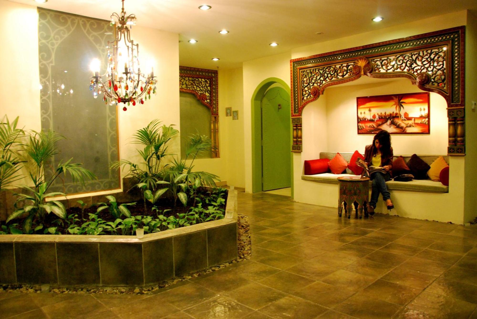 The Convention Center & Royal Suites Hotel Кувейт Екстериор снимка
