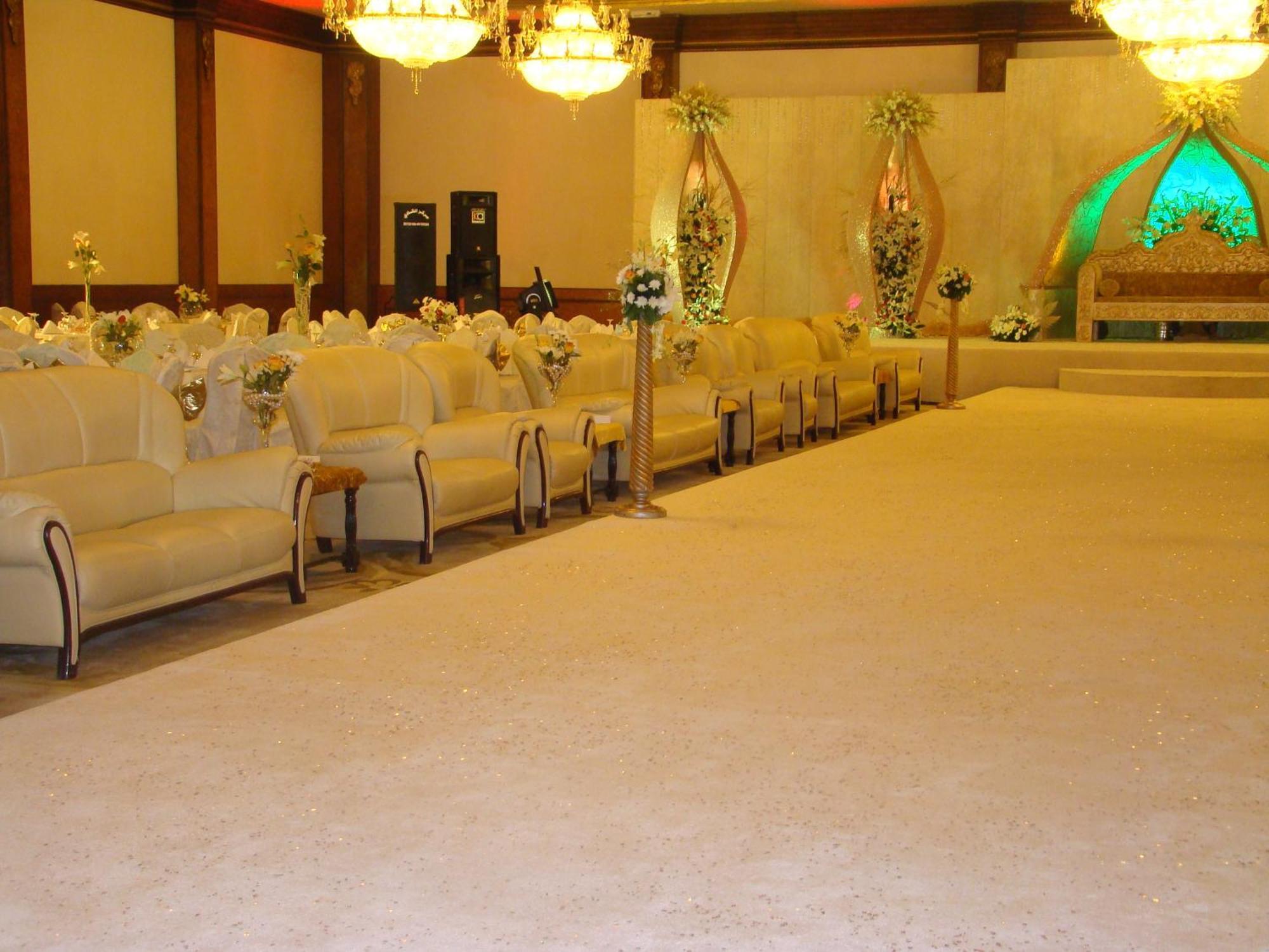 The Convention Center & Royal Suites Hotel Кувейт Екстериор снимка