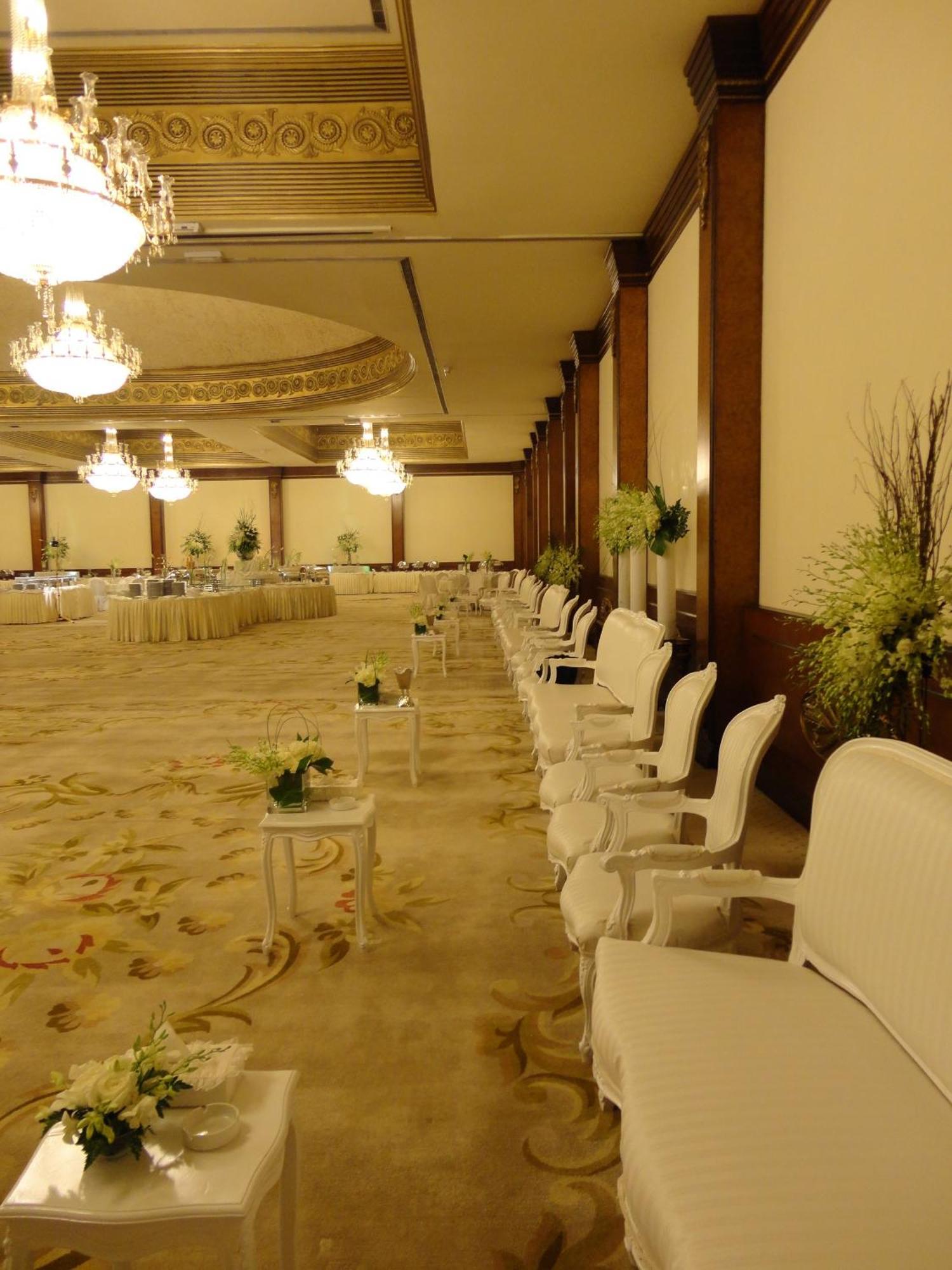 The Convention Center & Royal Suites Hotel Кувейт Екстериор снимка
